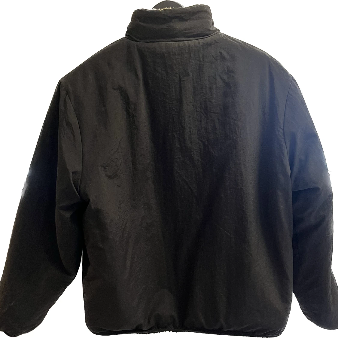 Beige och svart teddyjacka från Stussy - 3