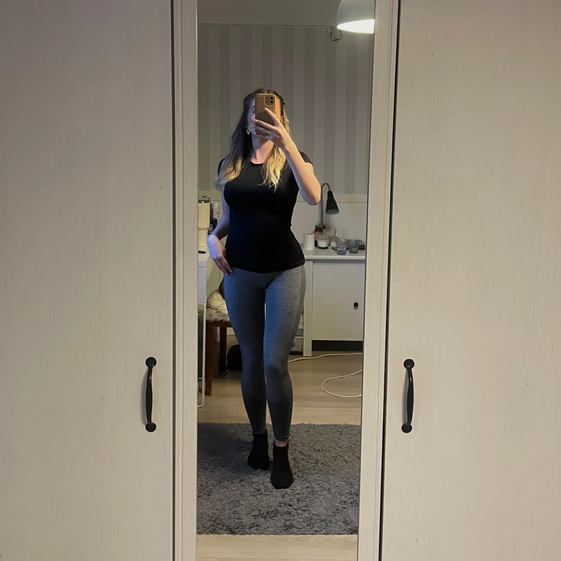 Grå träningsbyxor - 1