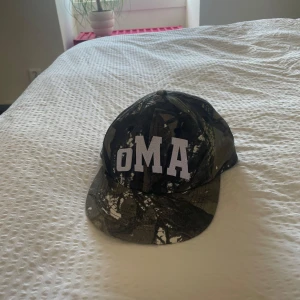 Camouflage keps från oMA  - Keps från Oldmanalan. Som ny! 