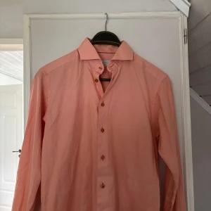 Eton skjorta! Strlk M - Eton skjorta i nyskick!🔆   Storlek 40 (M).                     Ny pris - 1799🍾                       