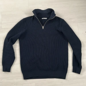 Half Zip Zara  - Jättefin half zip från Zara. Riktigt bra skick, storlek M