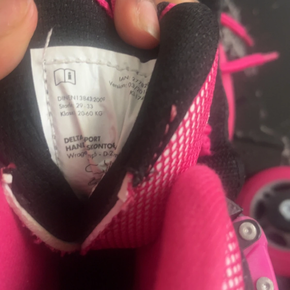 Rosa inlines med hjärtan och snörning - 2