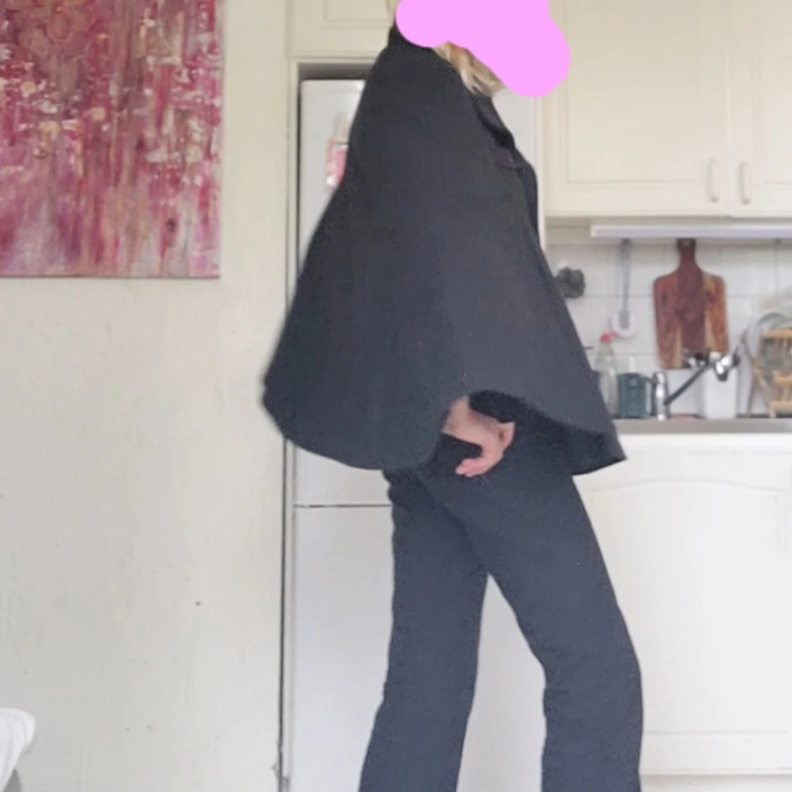 Svart cape med vida ärmar - 1