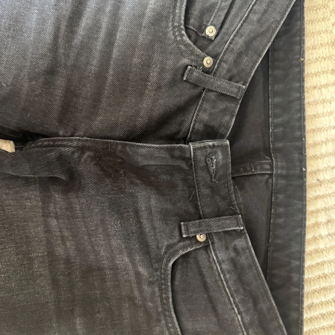 Svarta bootcut jeans från Weekday - 1