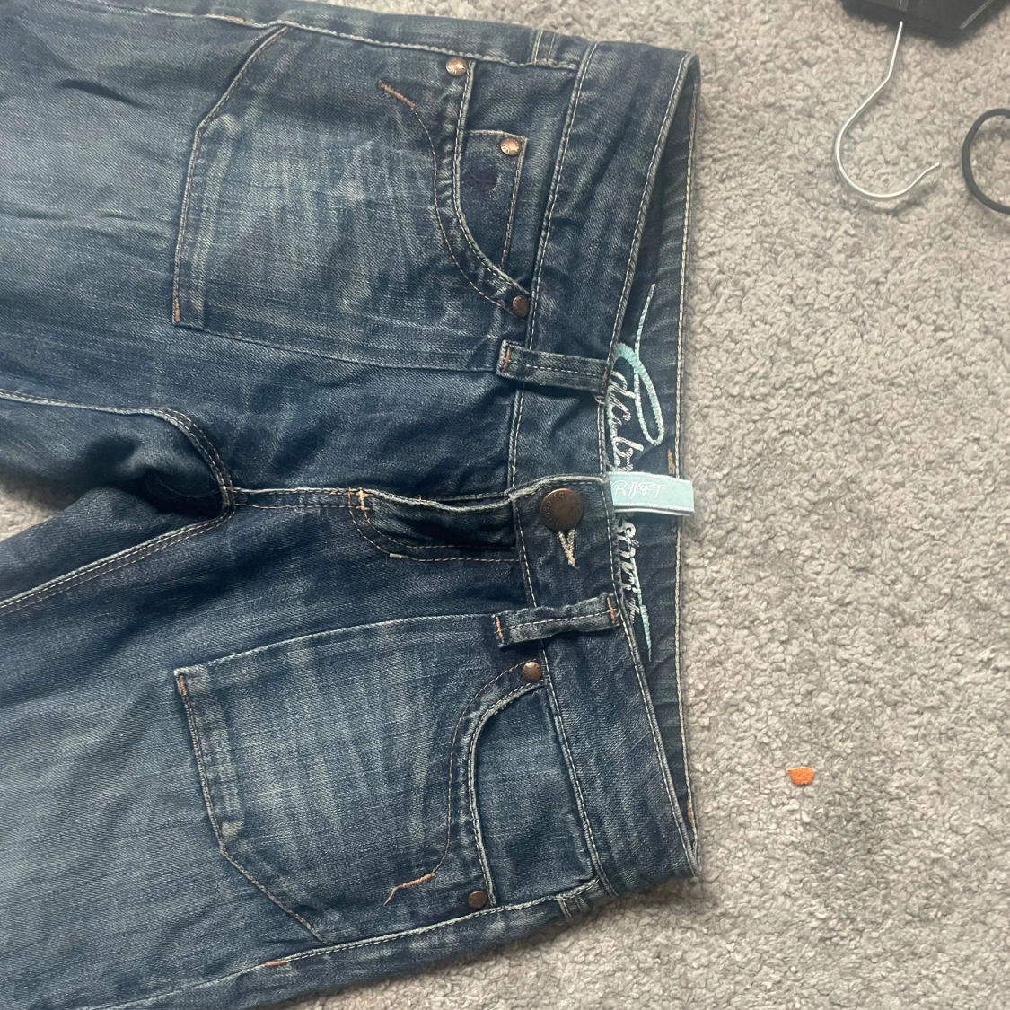 Lågmidjade bootcut jeans från Esprit - 1