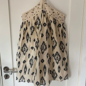 ZARA klänning - Mini halterneck klänning från Zara🩷