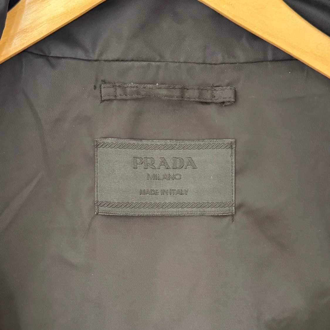 Svart vindjacka från Prada - 3