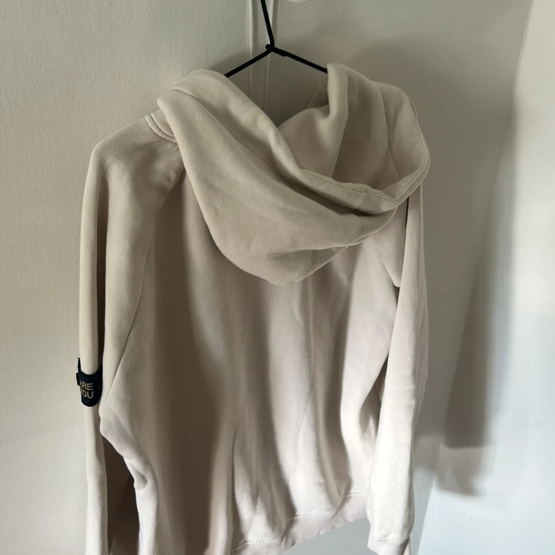 Beige hoodie från WHO'S A.C.E - 1