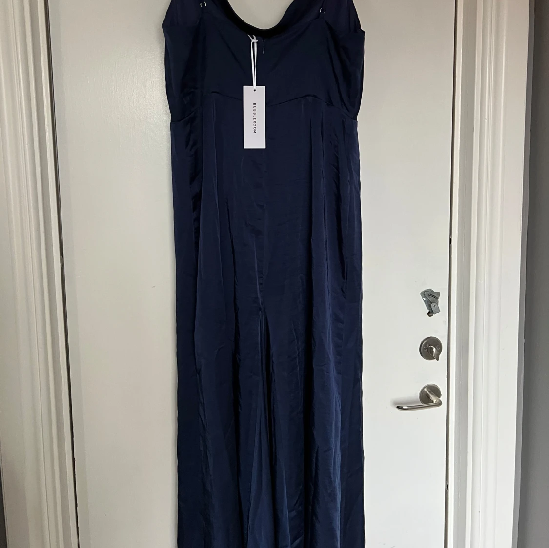 Mörkblå långklänning från bubbelroom  - 2