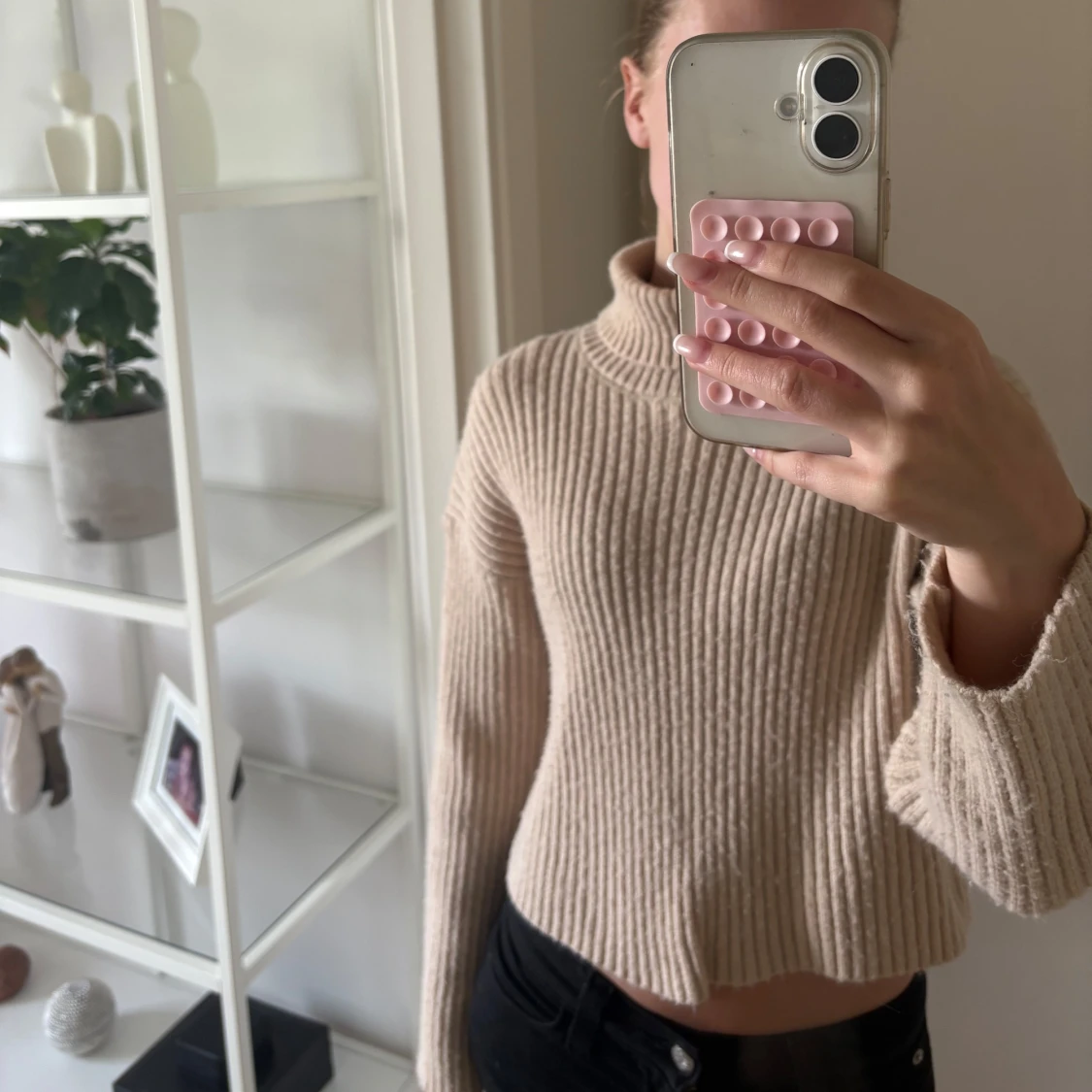 Beige ribbad polotröja