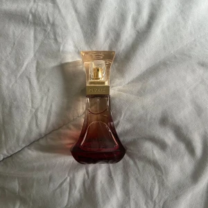 Beyonce - HEAT (rare)  - Säljer min Beyoncé Heat doft eftersom den ej faller mig i smaken, endast testad ett fåtal gånger. 