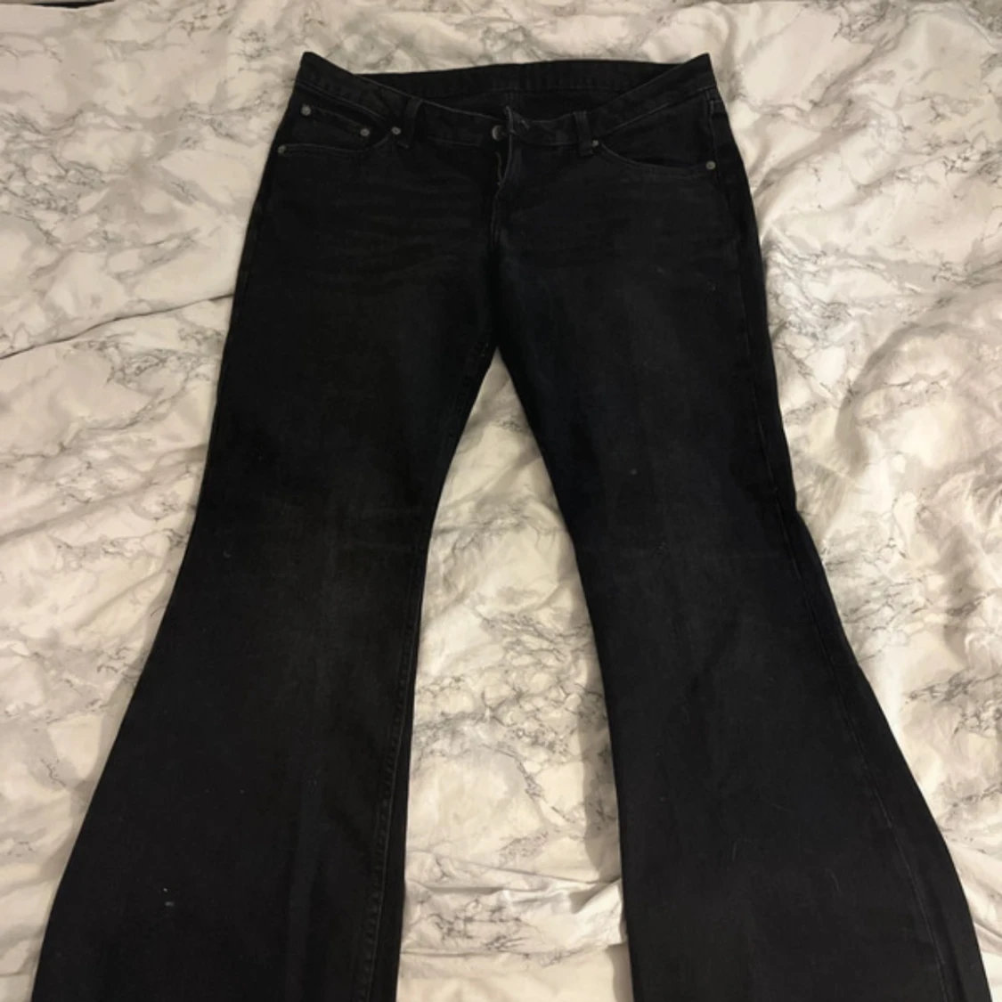 Low bootcut jeans weekday