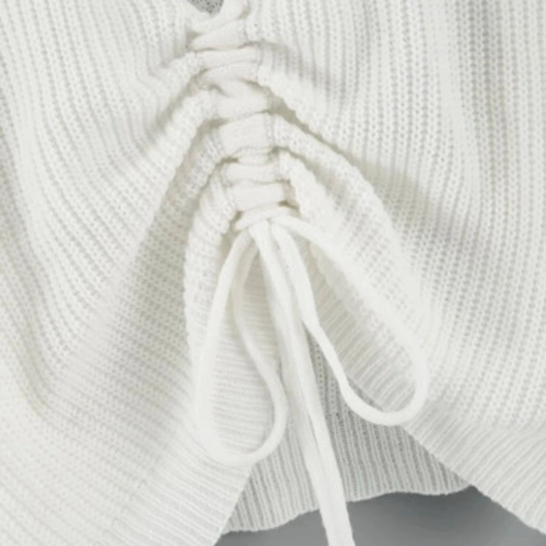Vit stickad kofta med snörning - 3