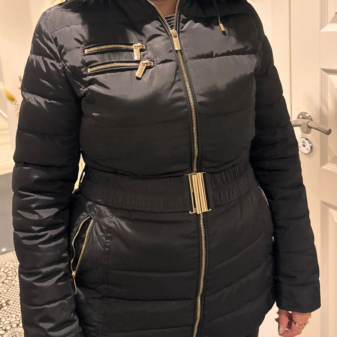 Svart pufferjacka från Rocobarocco