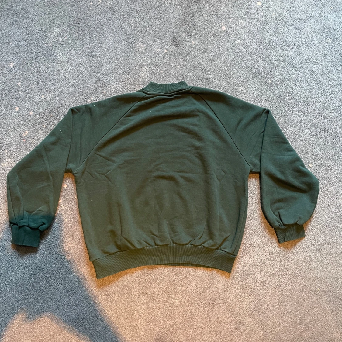 Mörkgrön sweatshirt från Junkyard - 1