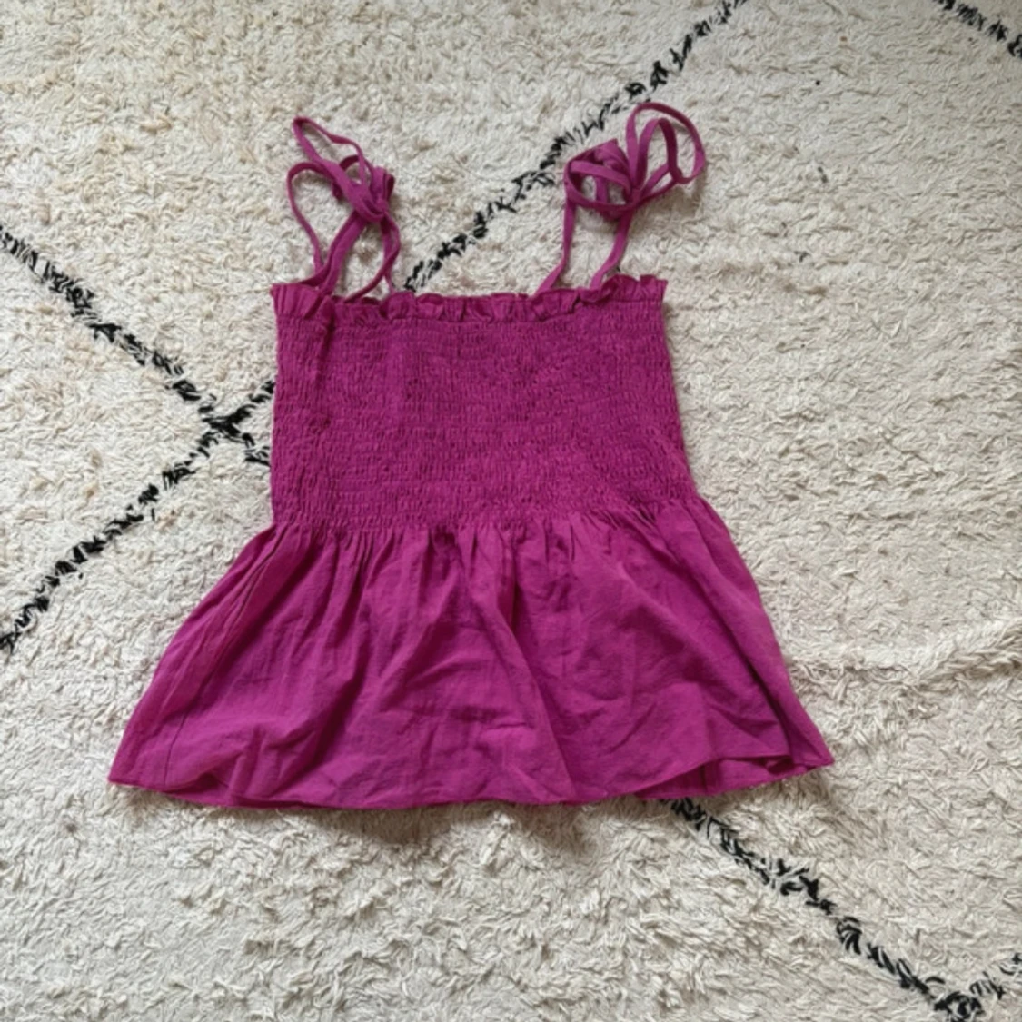 Rosa smockad linnetopp från Shein - 1