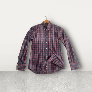 Rutig skjorta från Morris, blå/röd - Blå/röd Rutig Morris skjorta, storlek M