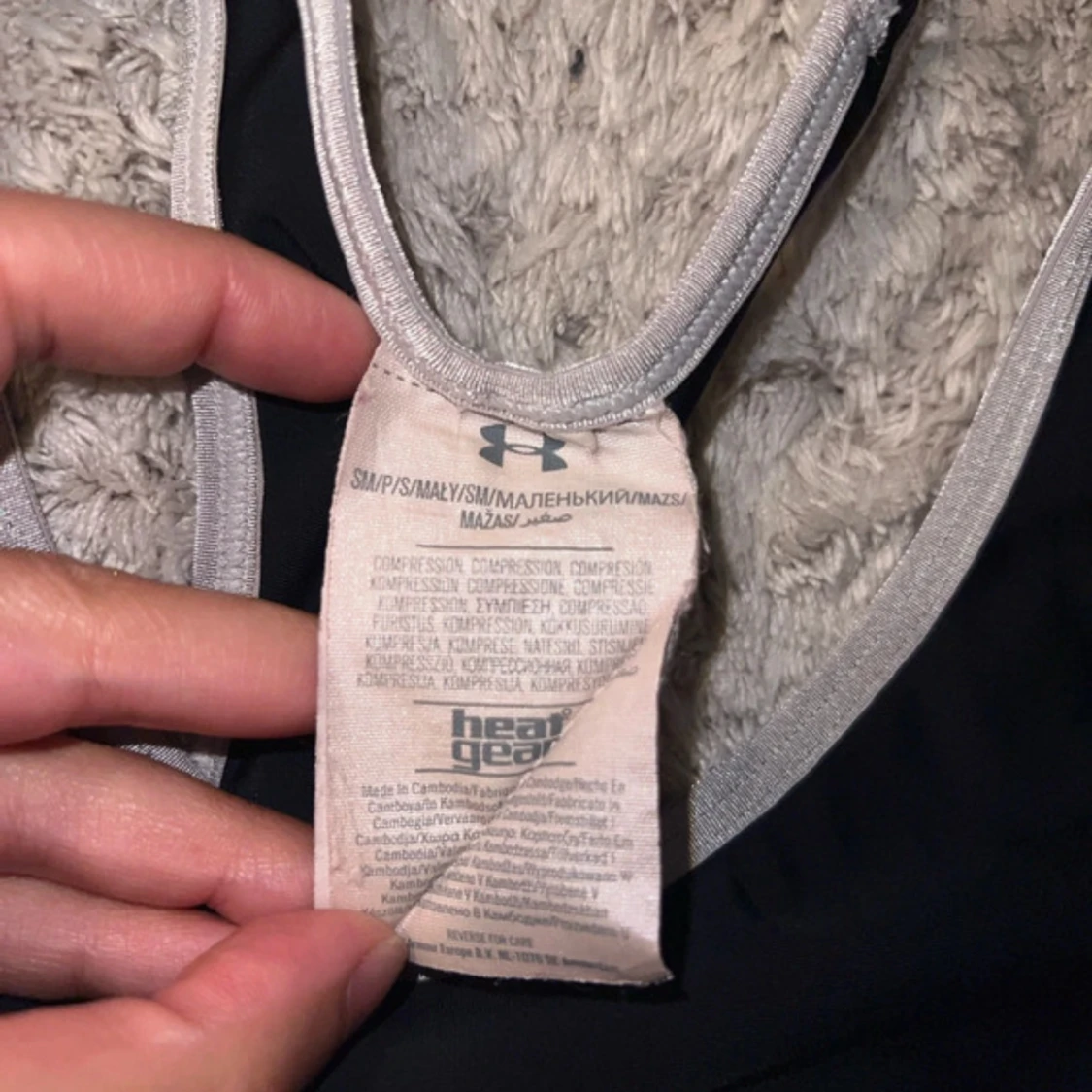 Svart sporttopp från Under Armour - 3