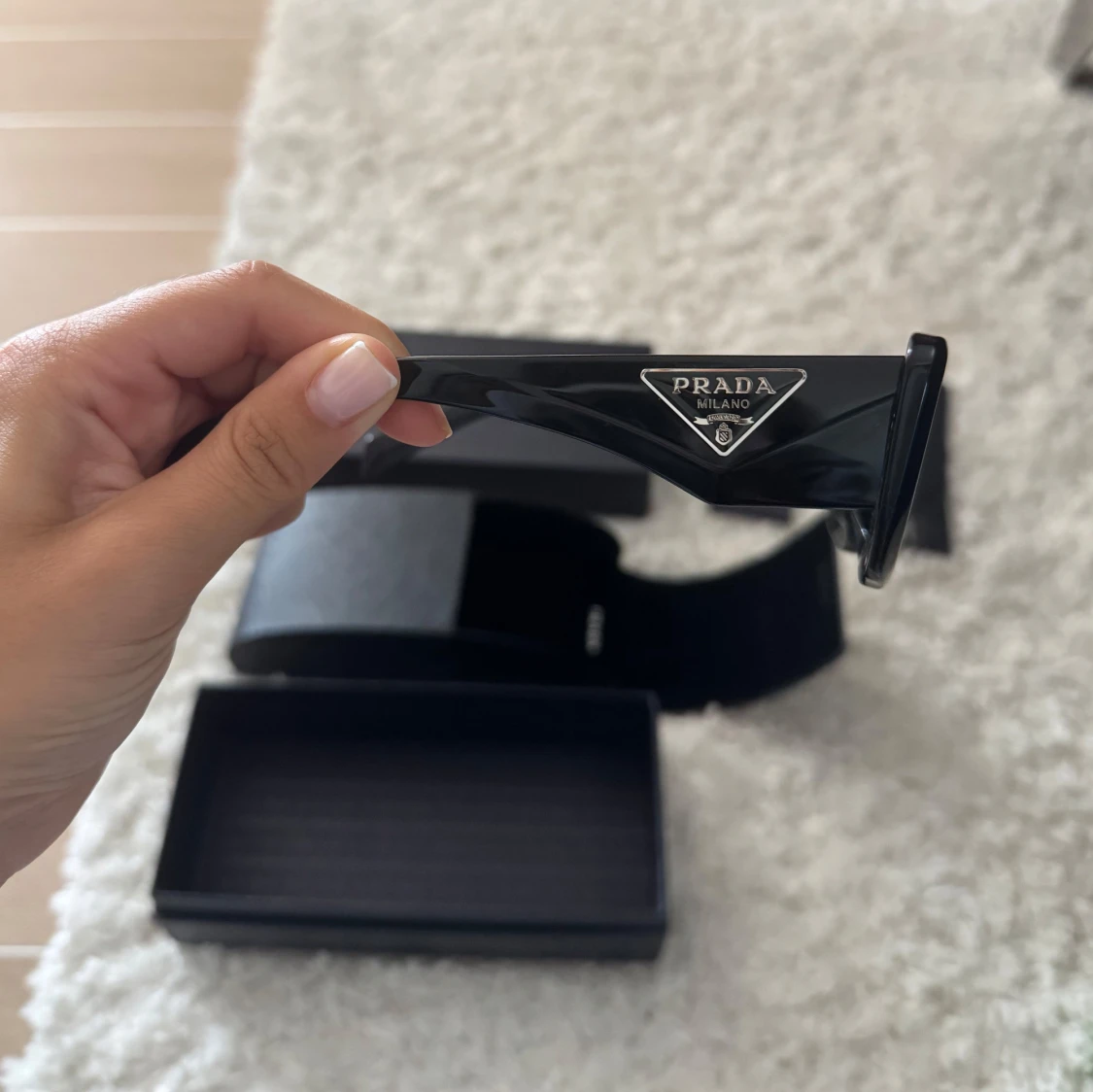  Prada solglasögon!  - 1