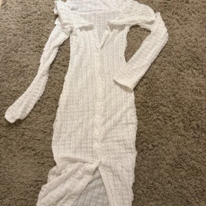 Vit långklänning från SHEIN  - Storlek S