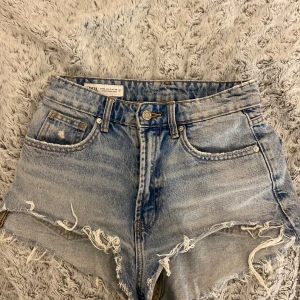 Shorts - Säljer dessa beach shortsen från Zara🤗