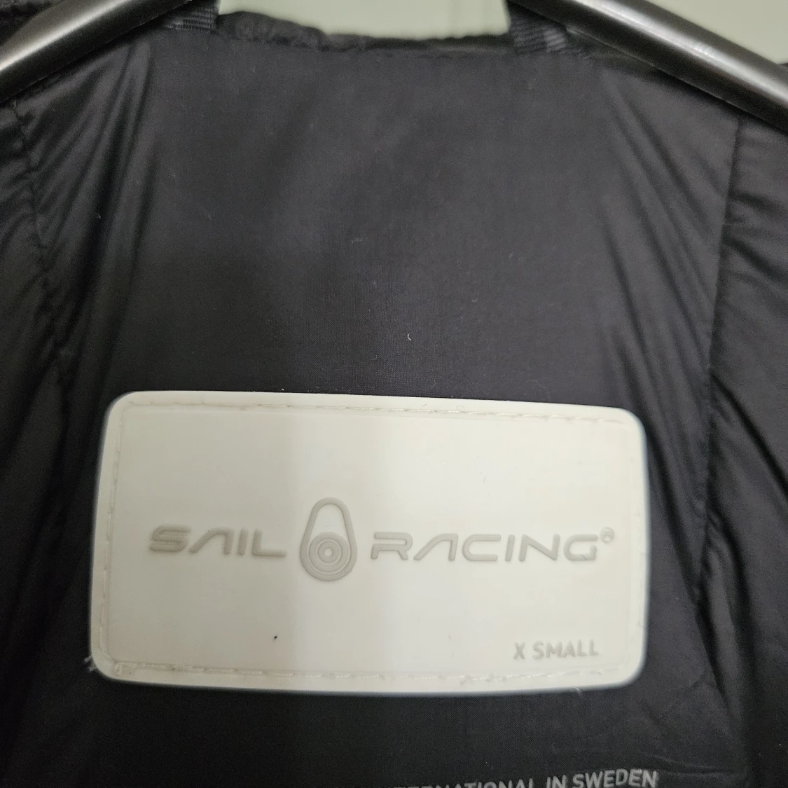 Svart dunjacka Sail Racing XS - 2