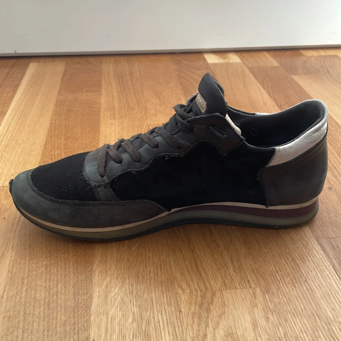 Svarta sneakers från Philippe Model - 1