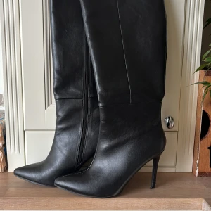 Svarta boots - Använda 2 gånger 