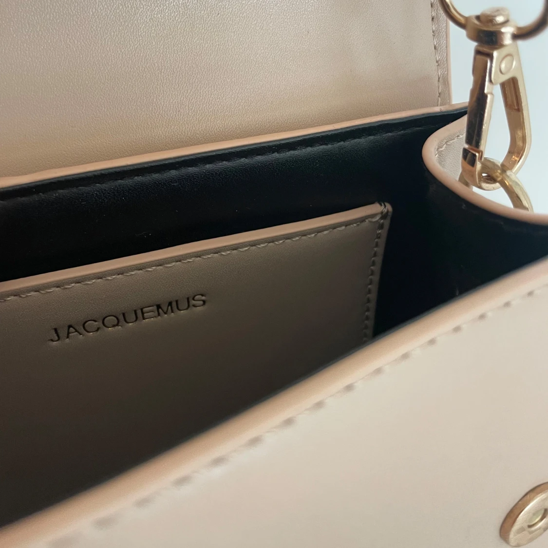 Beige Jacquemus väska  - 3