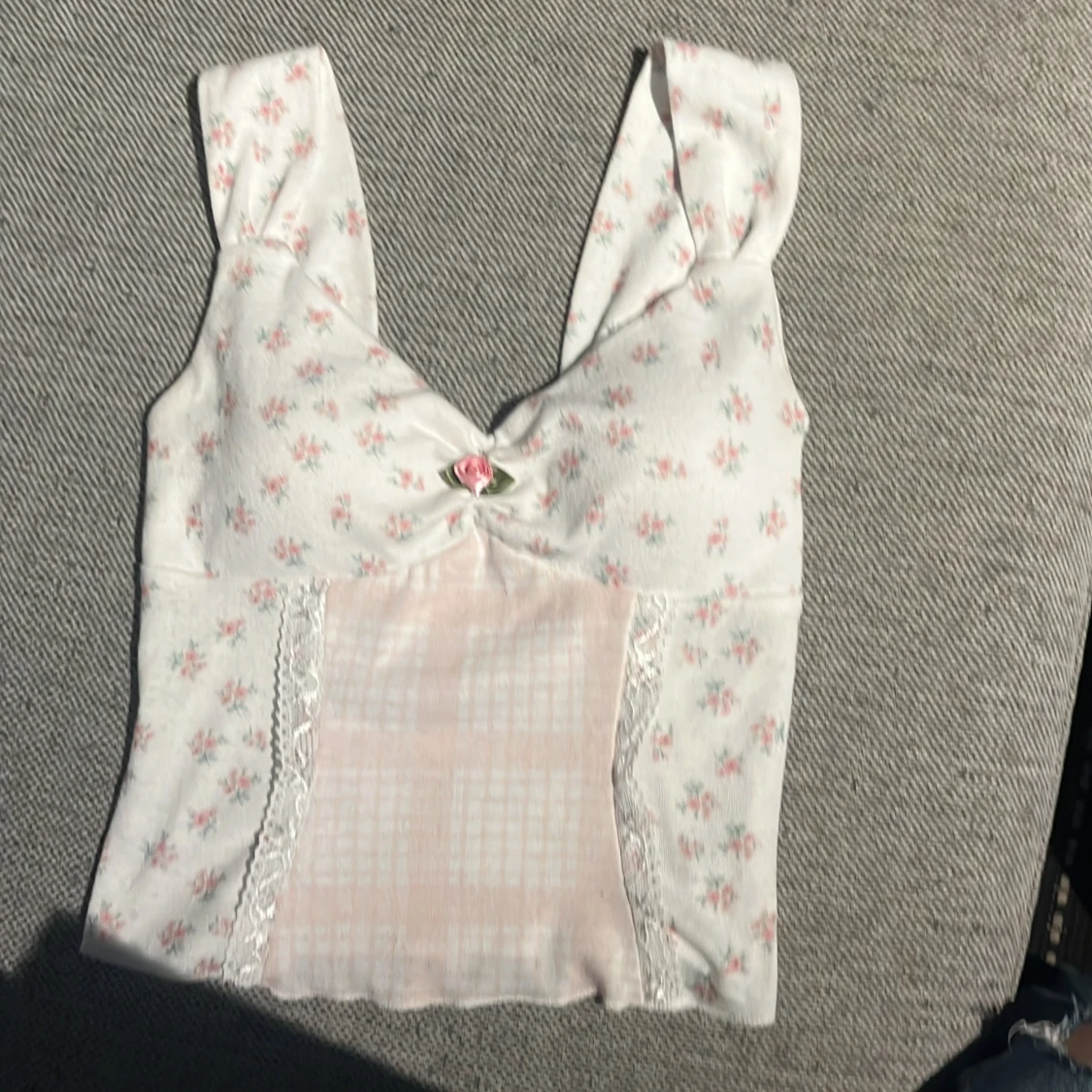  blommig linnetopp med spets, köpt i Thailand 