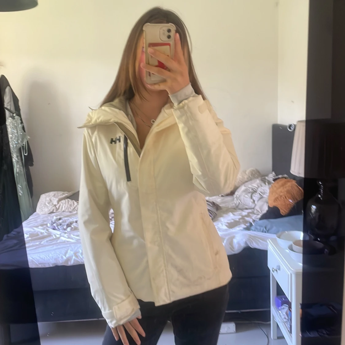 Vit vindjacka från Helly Hansen - 1