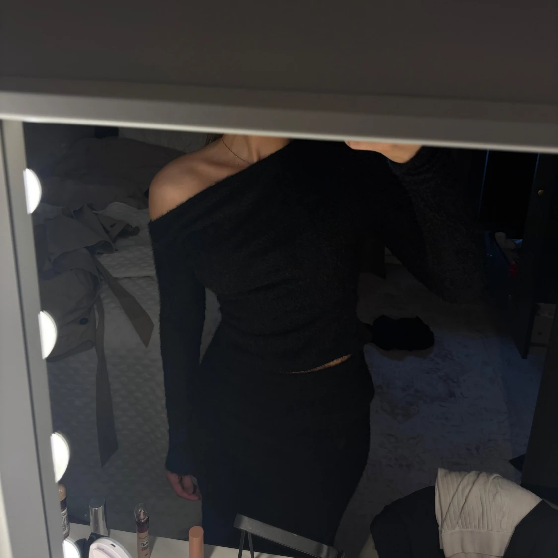 Svart oneshoulder croppad topp - 1