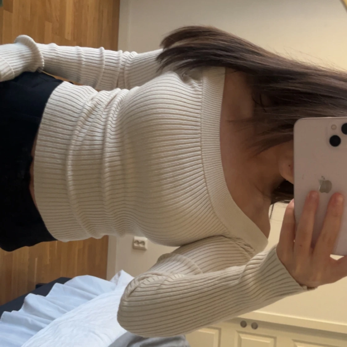 Offshoulder ribbad vit stickad topp - 2