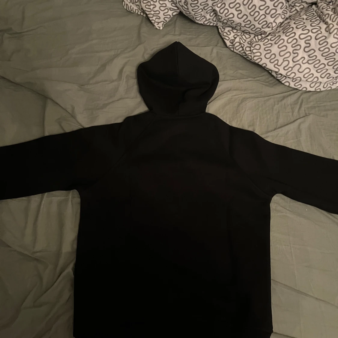 Svart Burberry hoodie med klassisk luva - 1