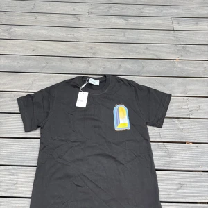 Casablanca T-shirt  - Casablanca T-shirt, helt ny, 10/10 skick, hör av er vid minsta fundering😁