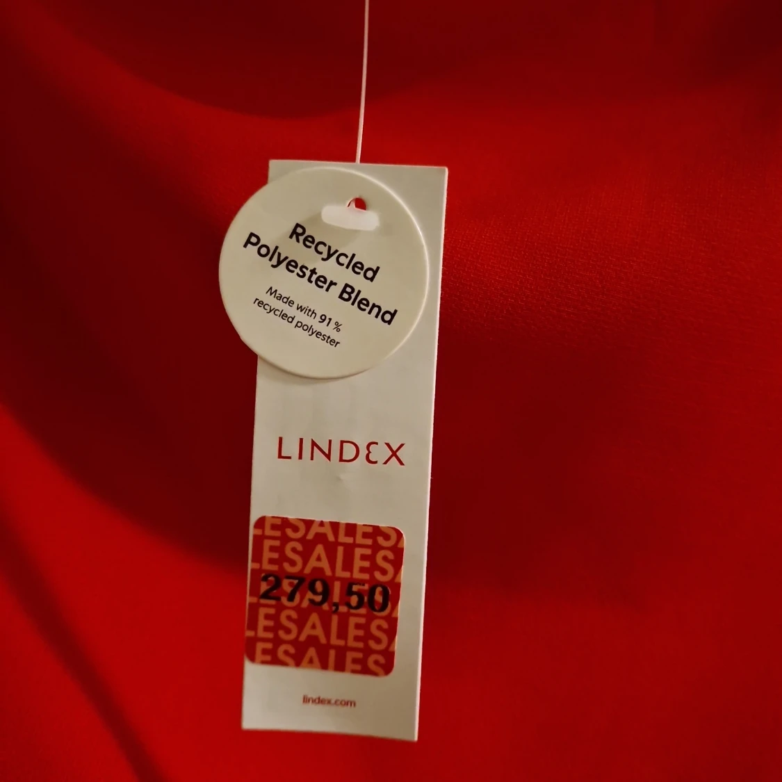 Röd oneshoulderklänning från Lindex - 2