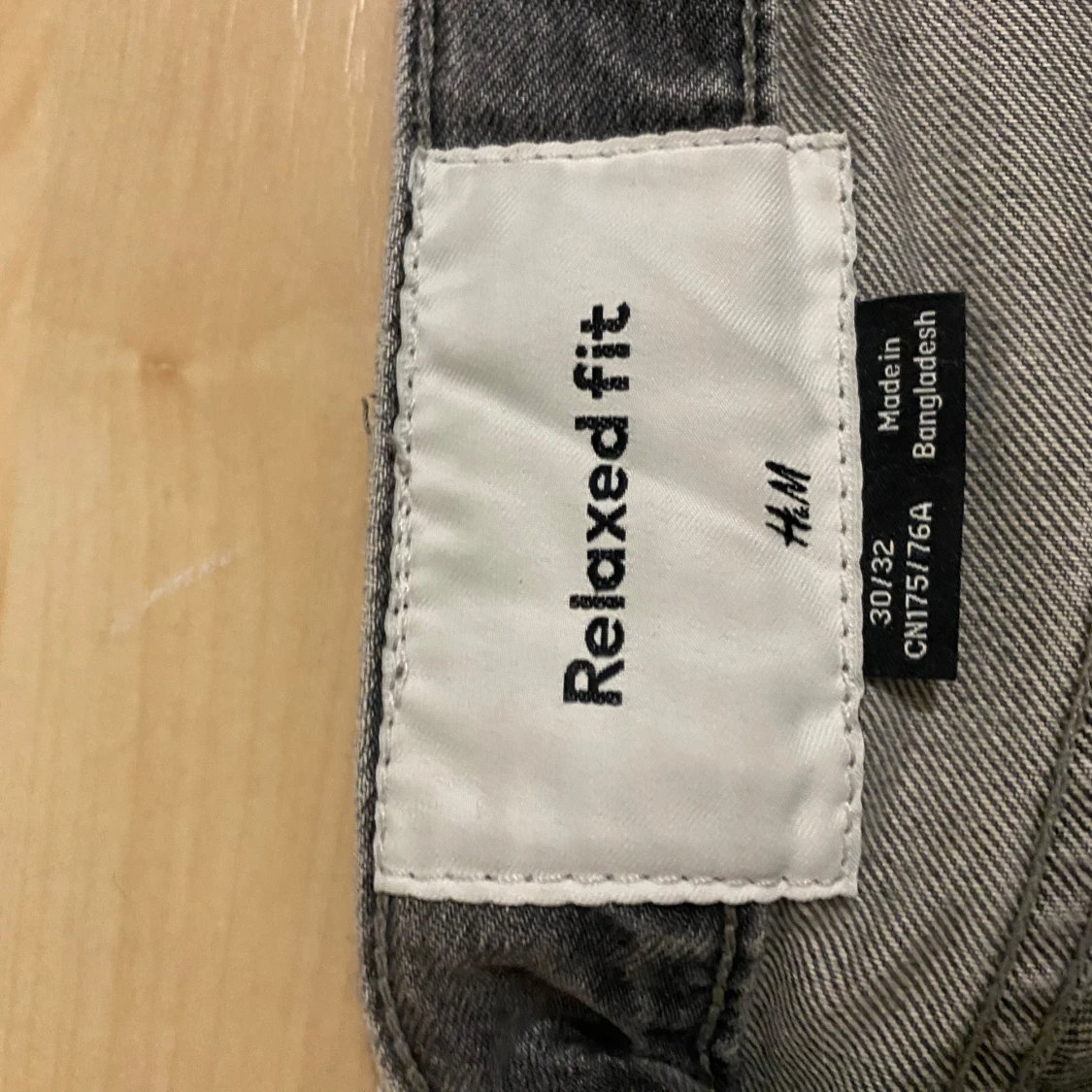 Grå relaxed fit jeans från H&M - 2