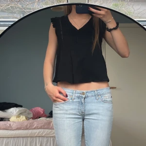 Söt topp - Söt topp med volang💕