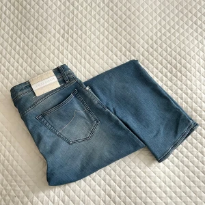 Jacob Cohen Jeans - Nya jeans från det exklusiva italienska märket Jacob Cohen👖                                                                 Priset kan diskuteras👉