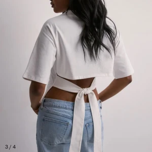 Knyt T-shirt Nelly - Säljer denna fina topp från Nelly!! Säljer eftersom att den inte kommit till så mycket använding. 🥰Nypris: 249kr