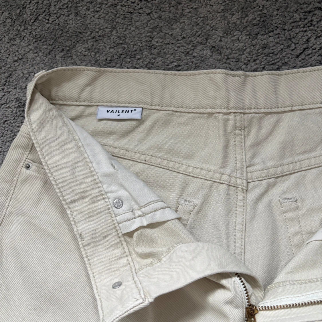 Beige byxor från Vailent/ carlings - 3