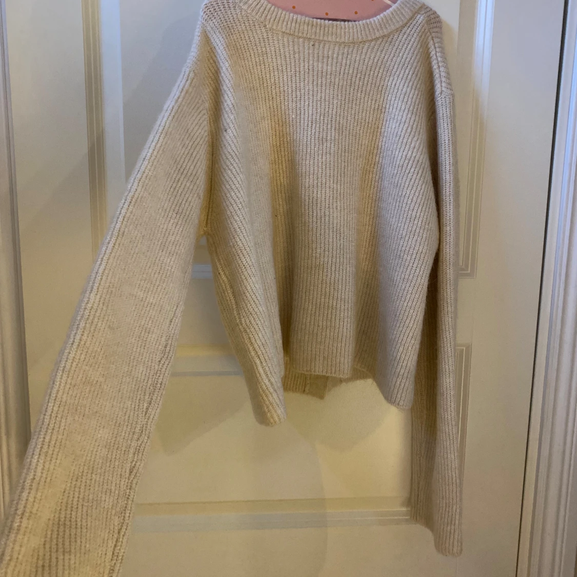 Beige stickad kofta med knyt från OBJECT - 1