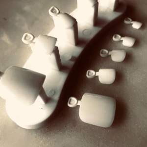 By prisförslag- 10 st Vita tånaglar återanvändbara inkl. 1 set limpad  - Säljer ett set med vita tånaglar i olika storlekar, inkl ett set limpad. 