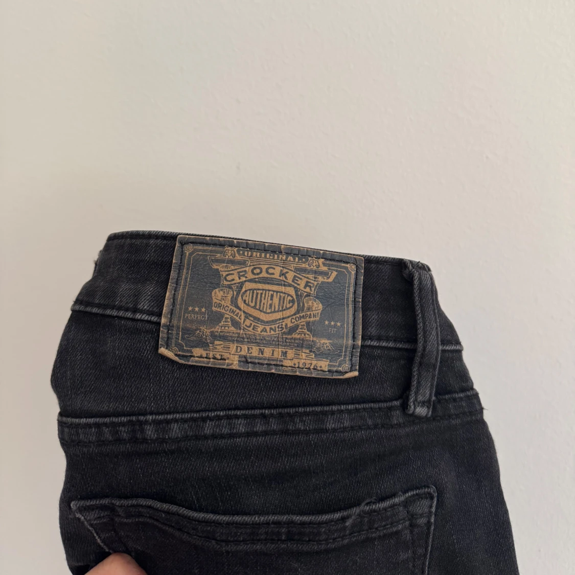 Svarta bootcut jeans från Crocker - 2
