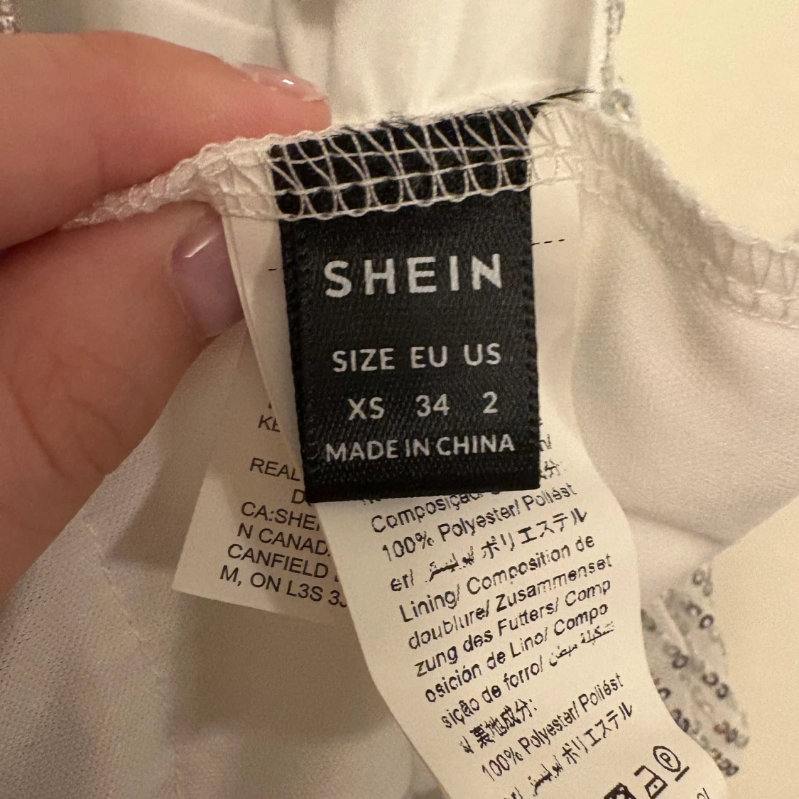 Vit glittrig volangklänning från SHEIN - 2