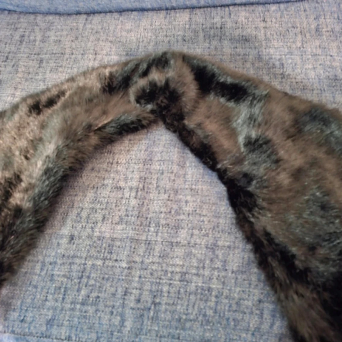 Mörkbrun pälsimitation halsduk