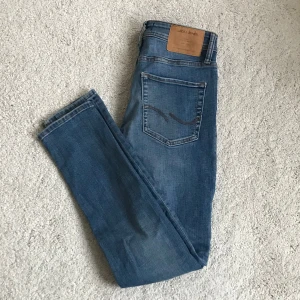 Jack and Jones jeans - Jack and Jones jeans i storleken 28 30🙌🔥 hör av vid frågor!👍🏼