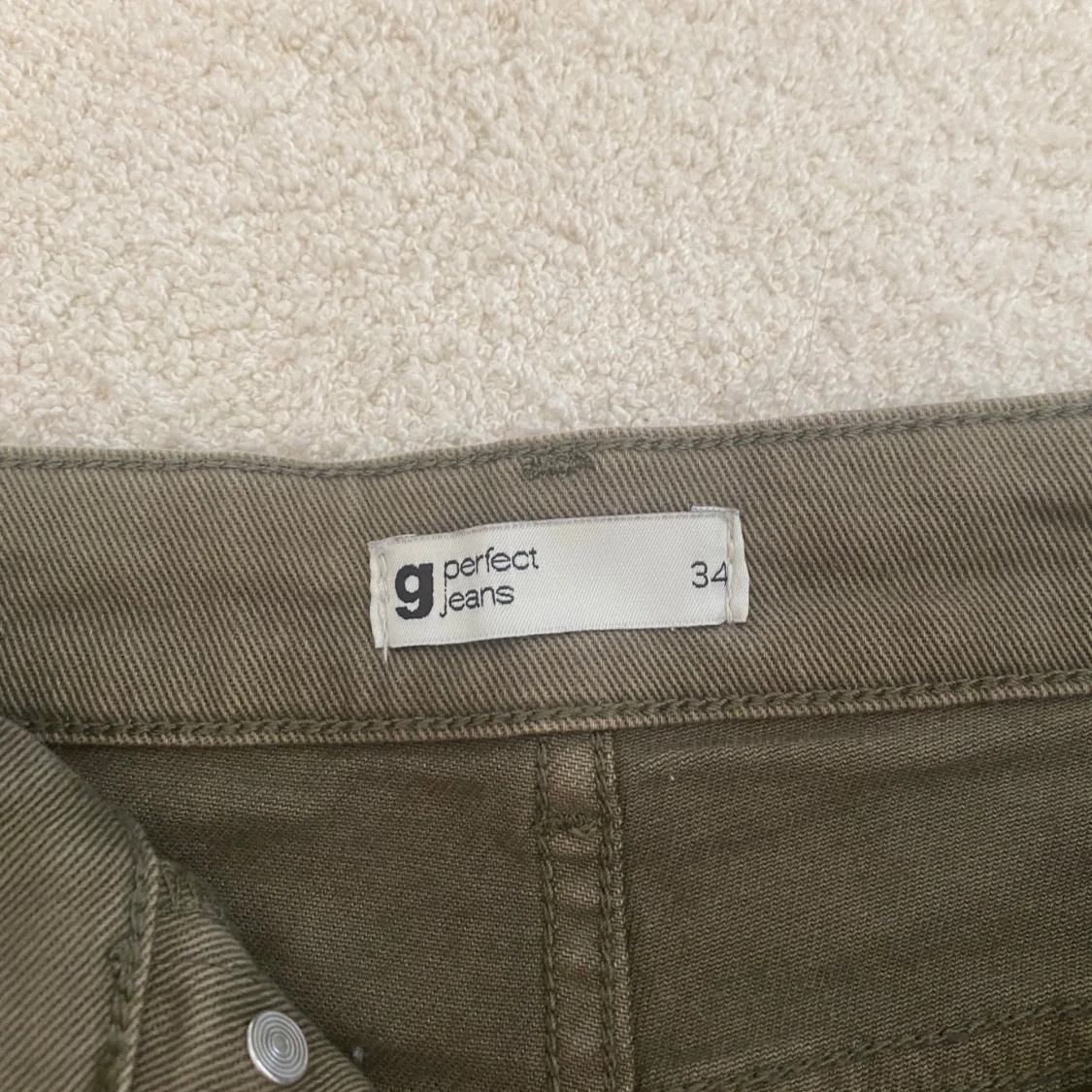 Olivgröna low waist jeansshorts  - 3