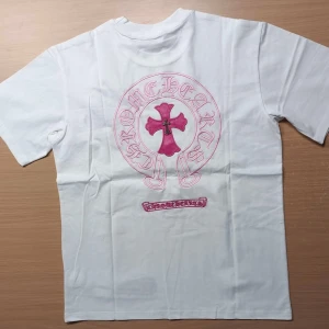 Chrome hearts T-shirt large  - Chrome hearts T-shirt storlek large helt ny.
