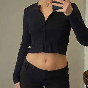 Svart croppad kofta - Skriv för frågor!
